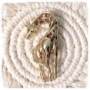 Giraffe Goldtone Brooch Pin